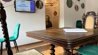 Historisches Mobiliar ist in der Ausstellung der Zweigstelle des Kant-Museums in Wesjolowka zu sehen, Foto: picture alliance/dpa | Andre Ballin